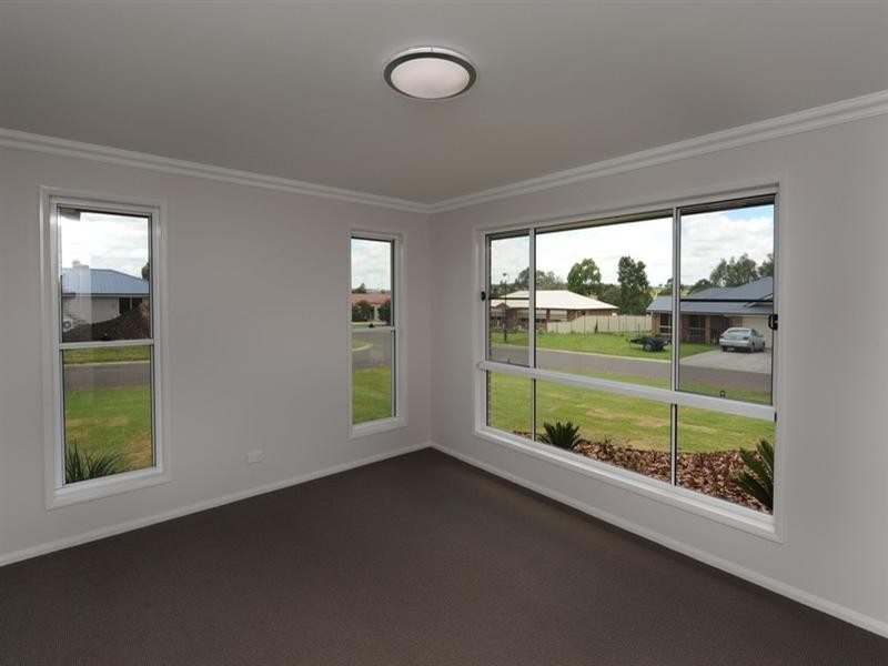 9 Sullivan Crescent, Pittsworth QLD 4356