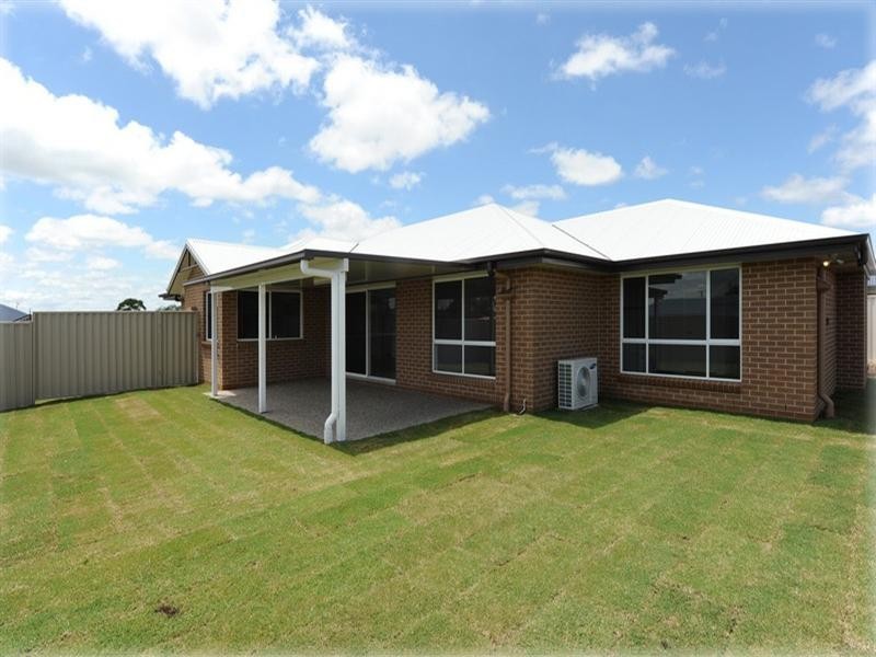 9 Sullivan Crescent, Pittsworth QLD 4356