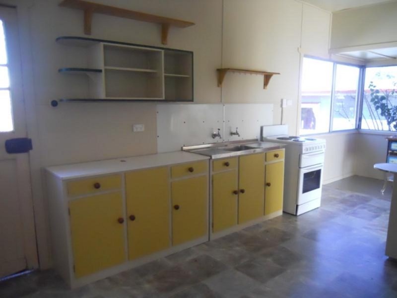 37 Main Street, Mount Tyson QLD 4356