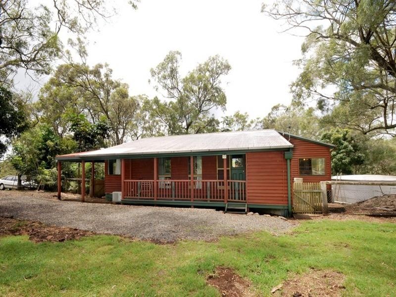 11 Hoopman Road, Hodgson Vale QLD 4352