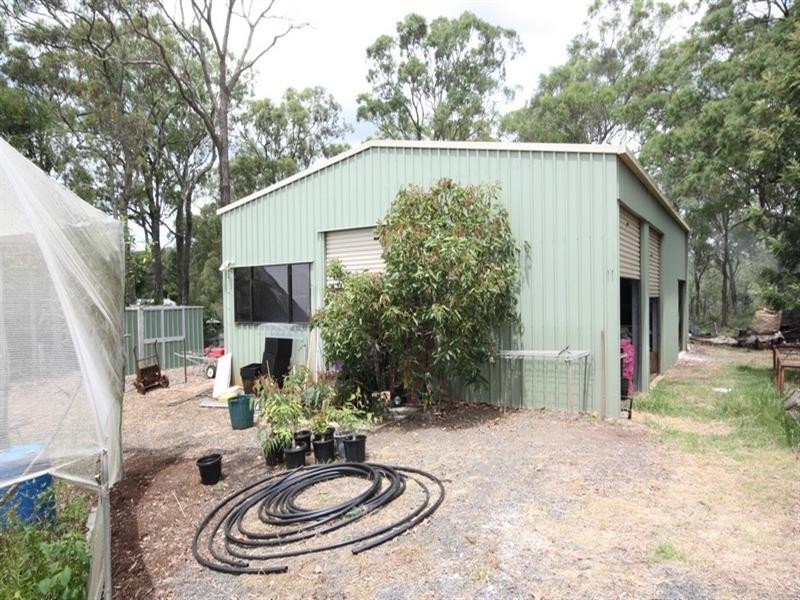 11 Hoopman Road, Hodgson Vale QLD 4352