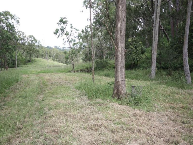 11 Hoopman Road, Hodgson Vale QLD 4352