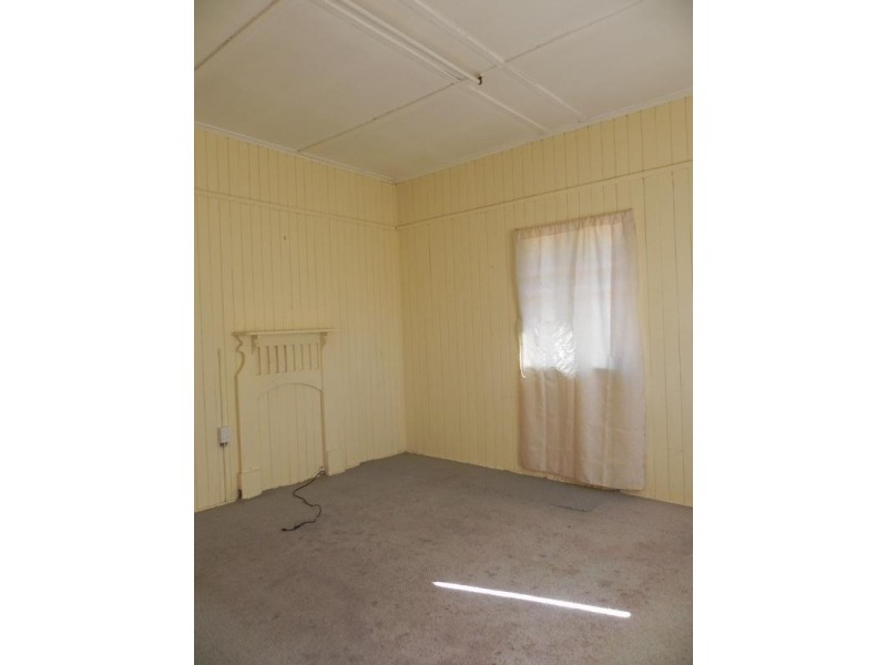 5 Short, Southbrook QLD 4363