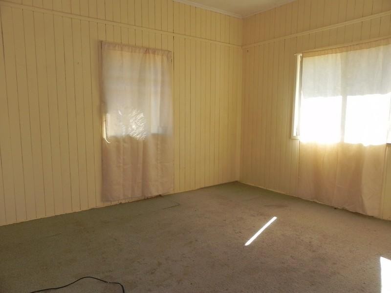 5 Short, Southbrook QLD 4363