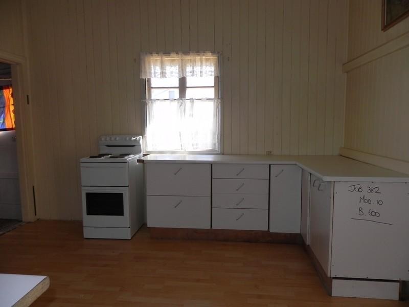 5 Short, Southbrook QLD 4363