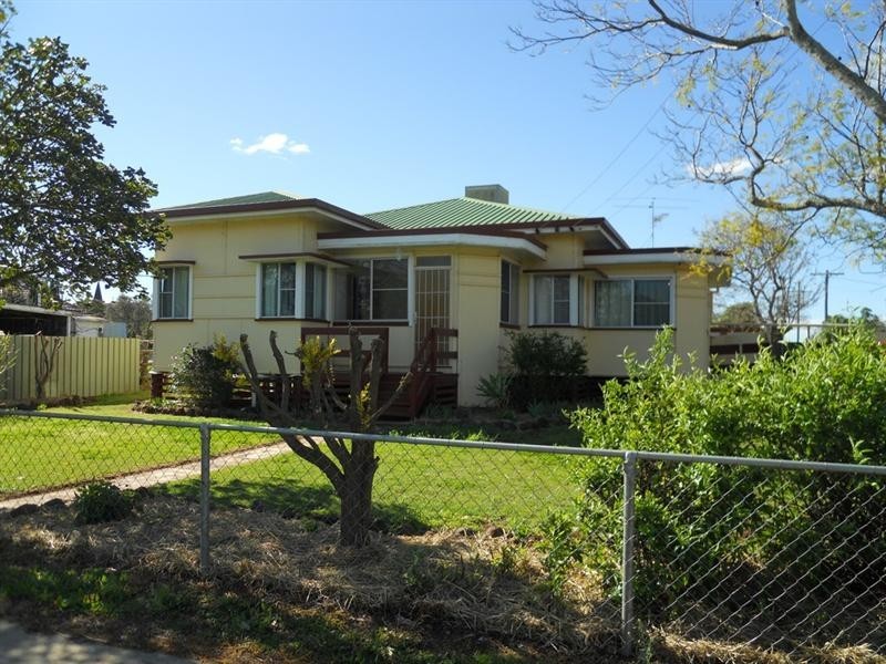 21 Weale Street, Pittsworth QLD 4356