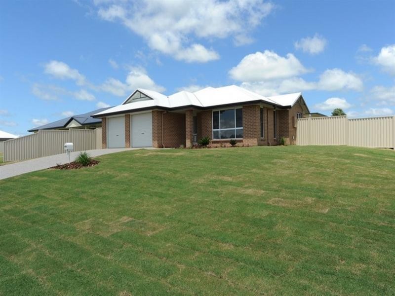 9 Sullivan Crescent, Pittsworth QLD 4356
