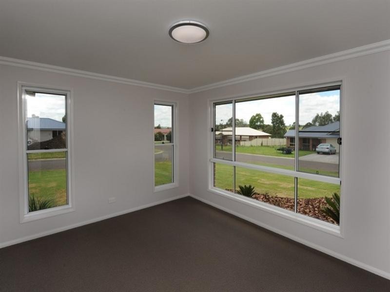 9 Sullivan Crescent, Pittsworth QLD 4356