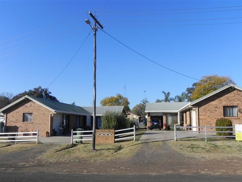 2/4 Denning, Pittsworth QLD 4356