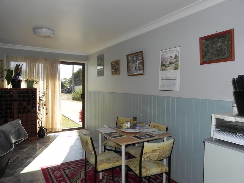 2/4 Denning, Pittsworth QLD 4356