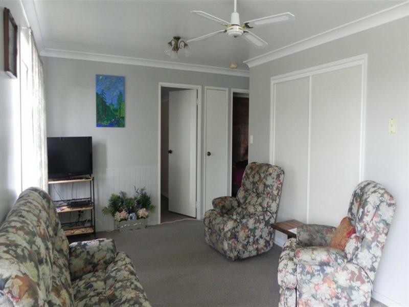 2/4 Denning, Pittsworth QLD 4356