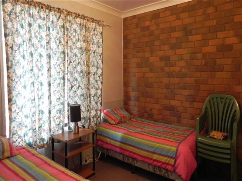 2/4 Denning, Pittsworth QLD 4356