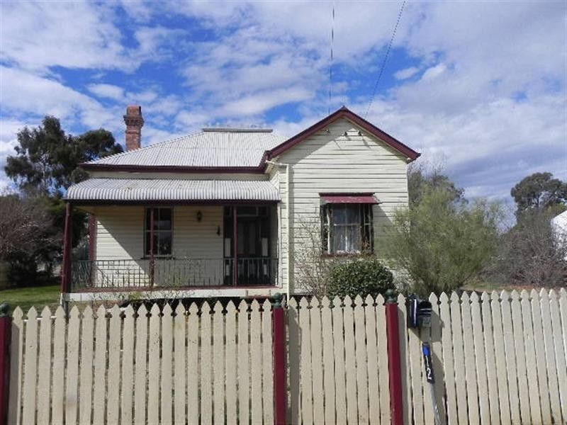 12 John, Clifton QLD 4361