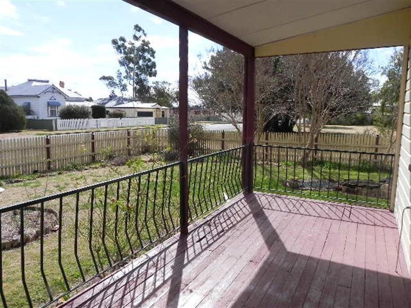 12 John, Clifton QLD 4361