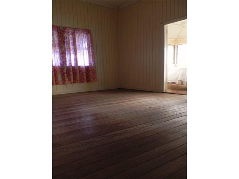 24 WALPOLE, Millmerran QLD 4357