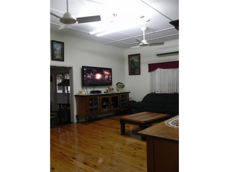 10 Short, Pittsworth QLD 4356