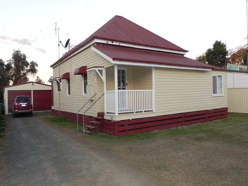 10 Edward, Pittsworth QLD 4356