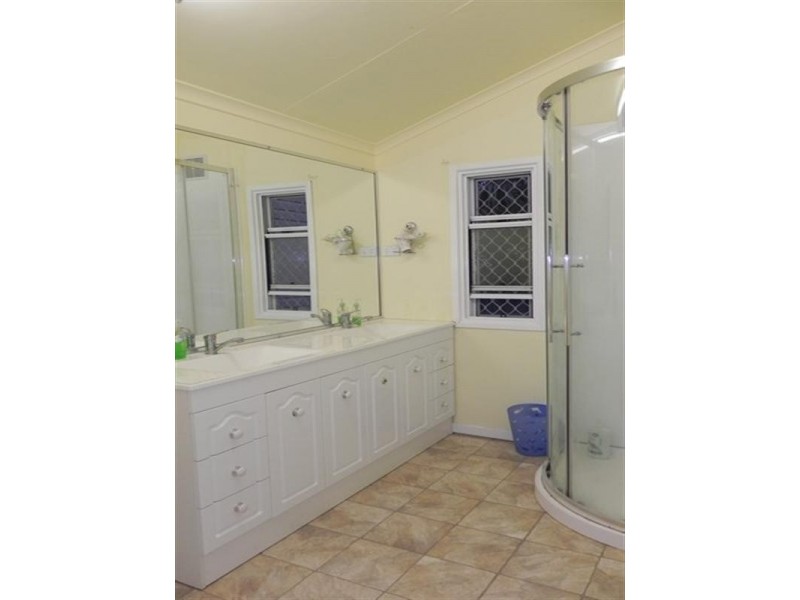 10 Edward, Pittsworth QLD 4356