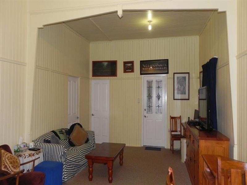 10 Edward, Pittsworth QLD 4356