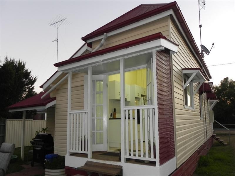 10 Edward, Pittsworth QLD 4356