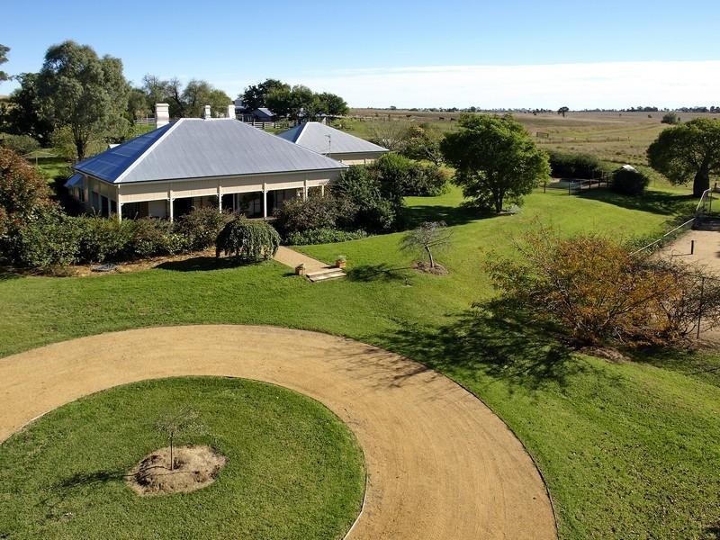 973 Cambooya Felton Road, Cambooya QLD 4358