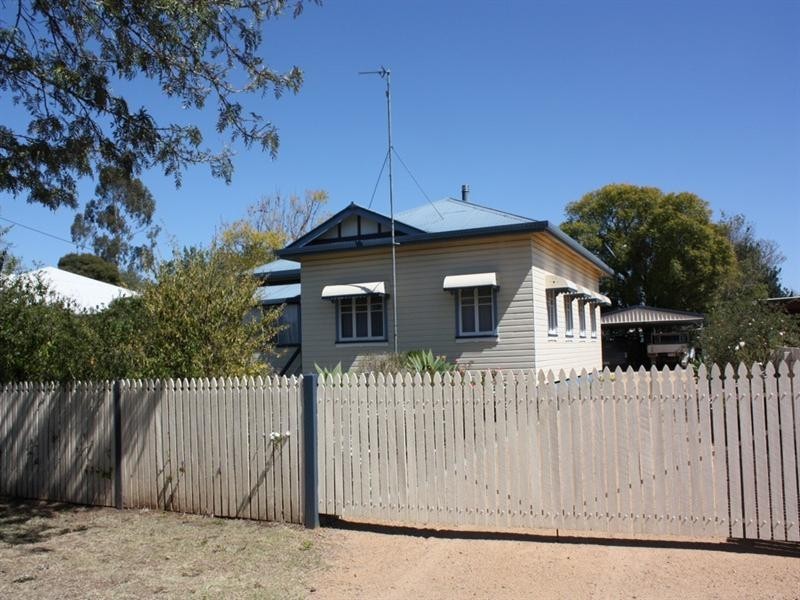 27 Briggs, Pittsworth QLD 4356