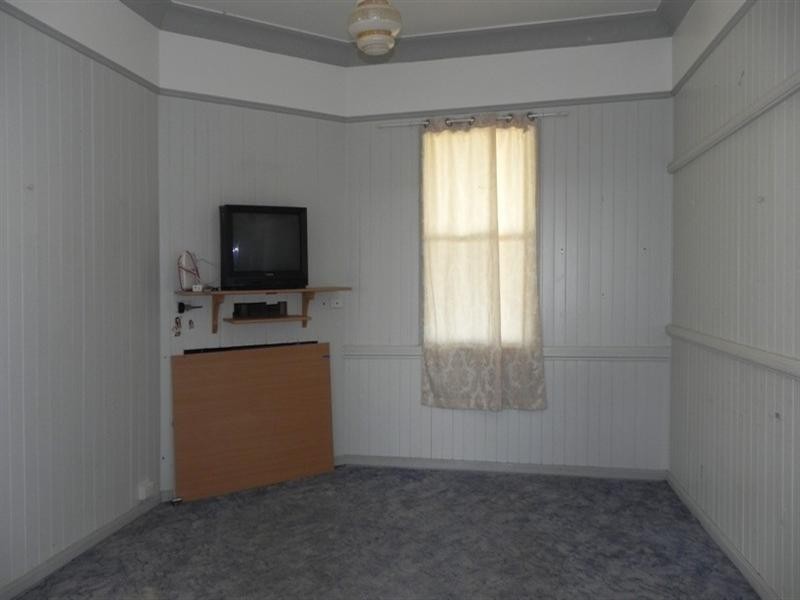 8 Side, Mount Tyson QLD 4356