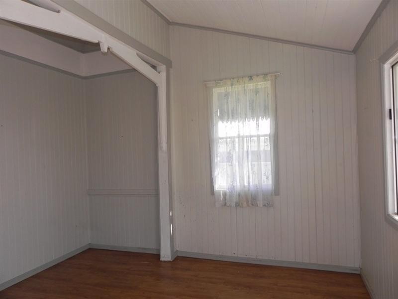 8 Side, Mount Tyson QLD 4356