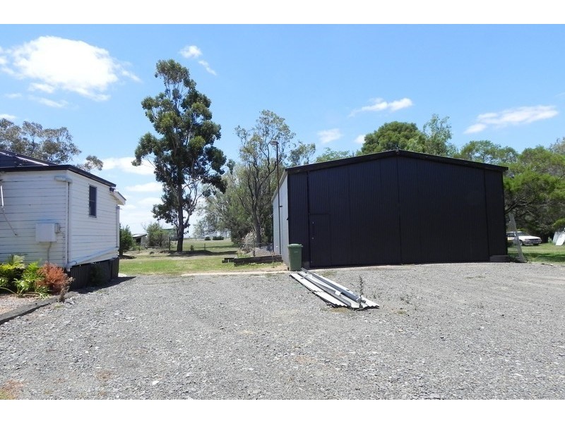 2 Daphne, Brookstead QLD 4364