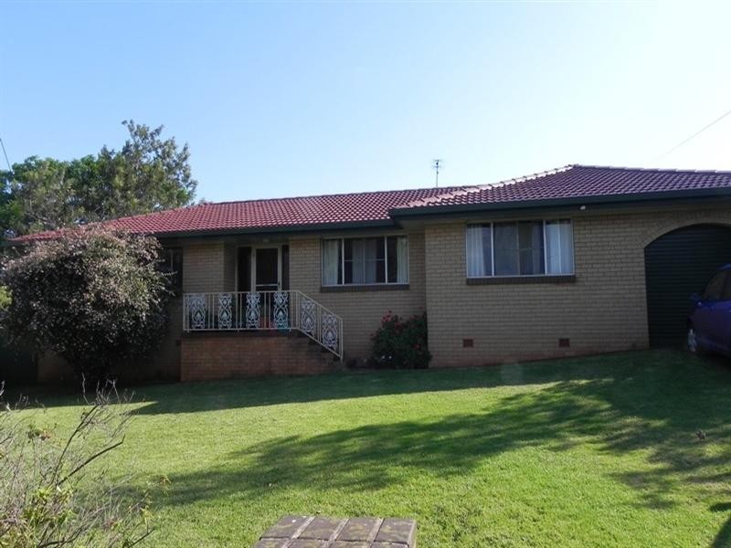 8 Grace Court, Darling Heights QLD 4350