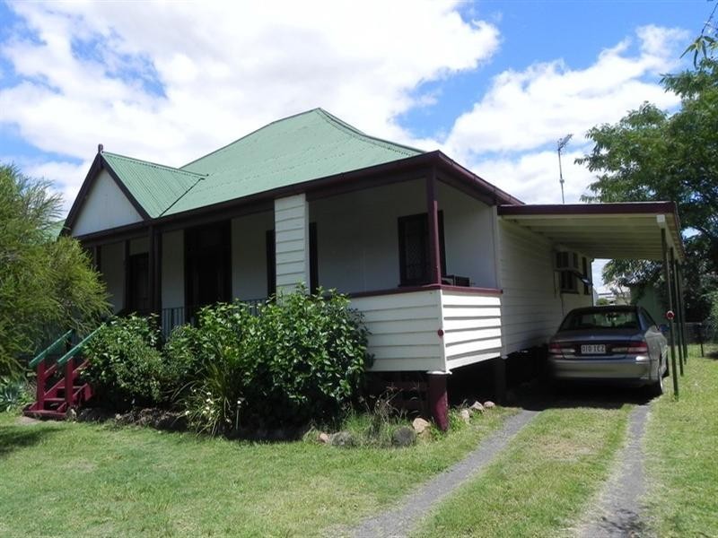 25 Lola Avenue, Millmerran QLD 4357