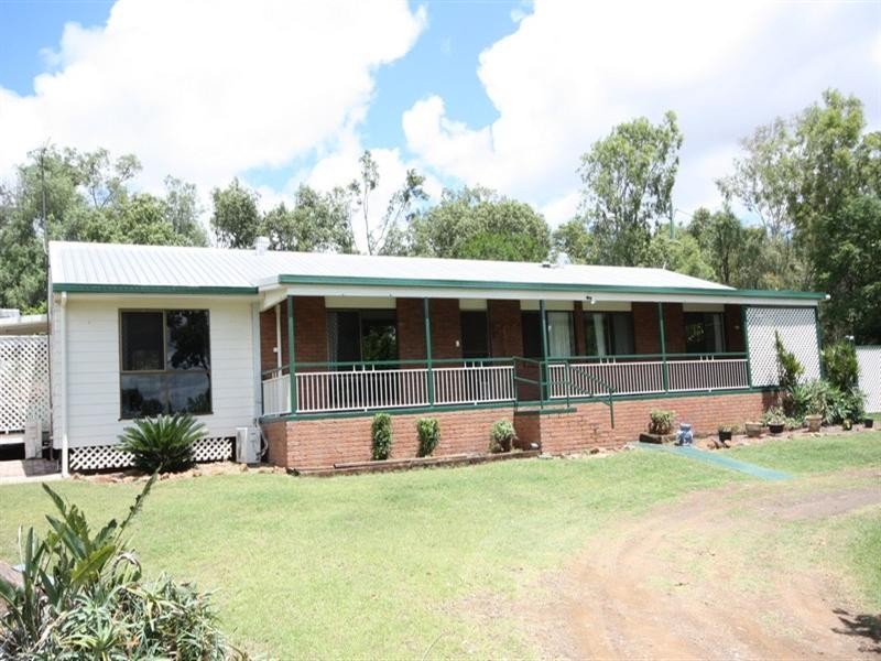 105 Brookvale Park Road, Oakey QLD 4401