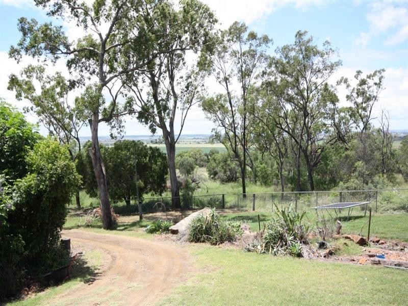 105 Brookvale Park Road, Oakey QLD 4401