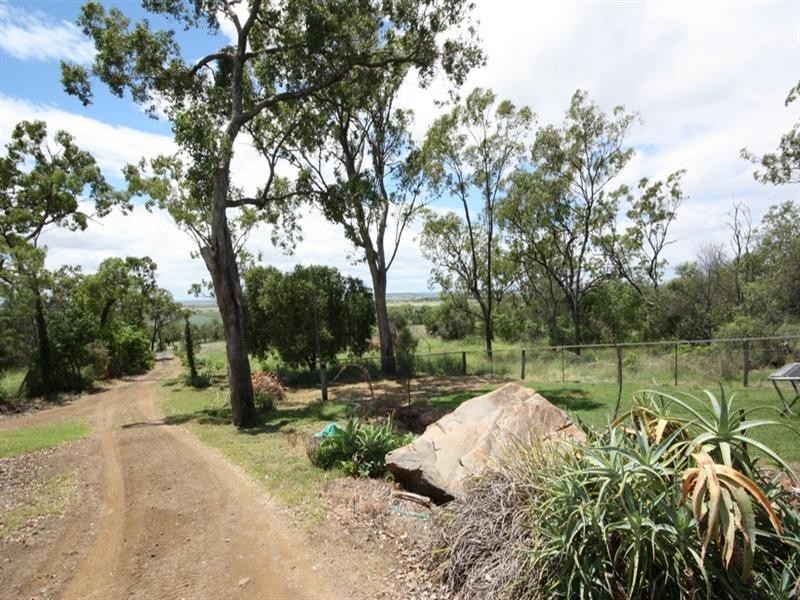 105 Brookvale Park Road, Oakey QLD 4401