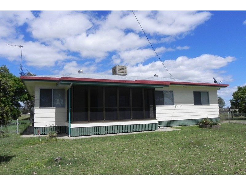 27 West Street, Millmerran QLD 4357