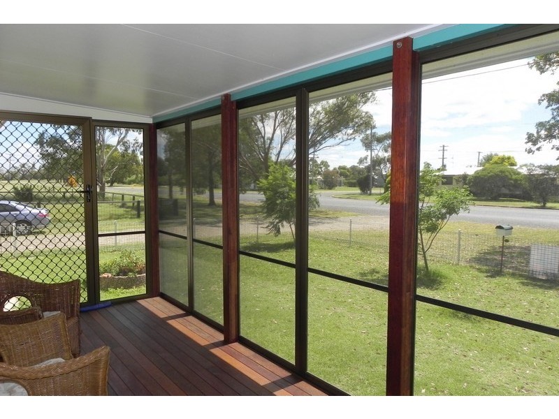 27 West Street, Millmerran QLD 4357