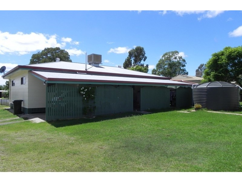 27 West Street, Millmerran QLD 4357