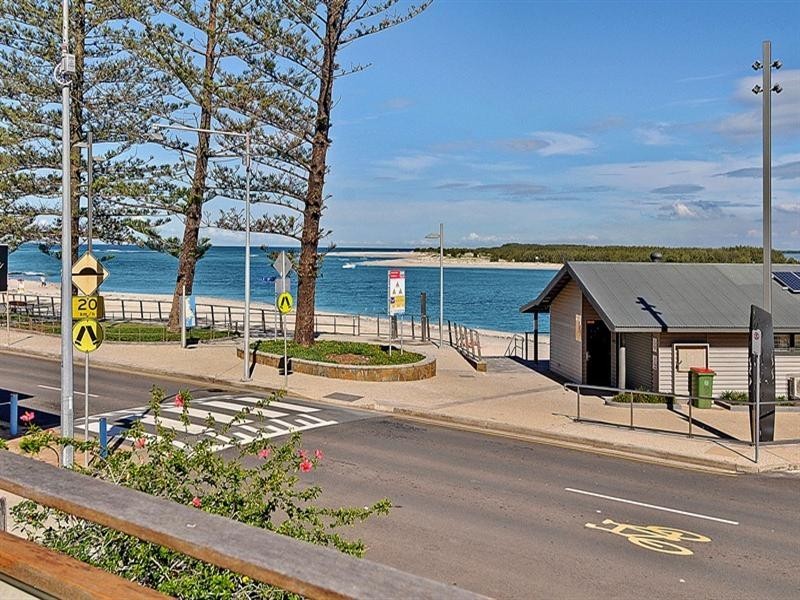 31 Bulcock Beach Esplanade, Caloundra QLD 4551