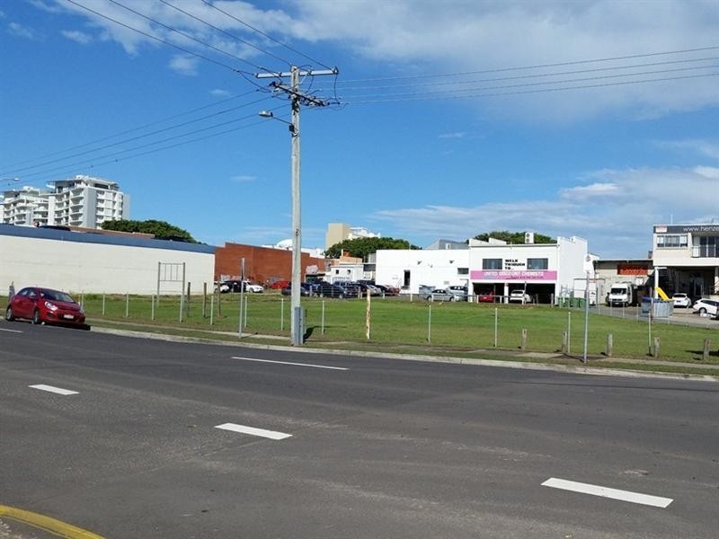 L8and9/22 Ormuz Avenue, Caloundra QLD 4551