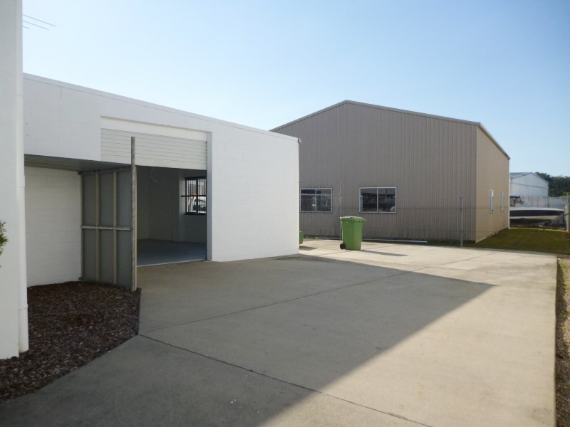 2/21 Daniel Street, Caloundra West QLD 4551