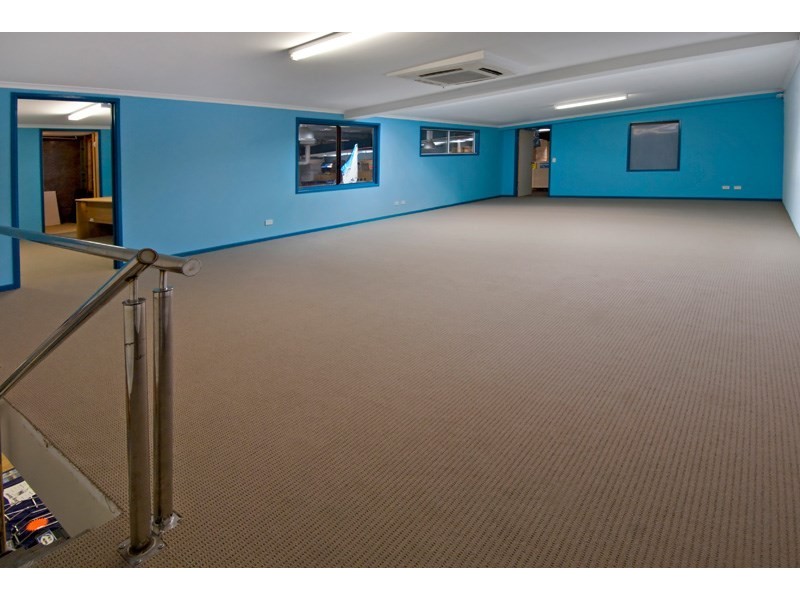 2/10 Premier Circuit, Warana QLD 4575