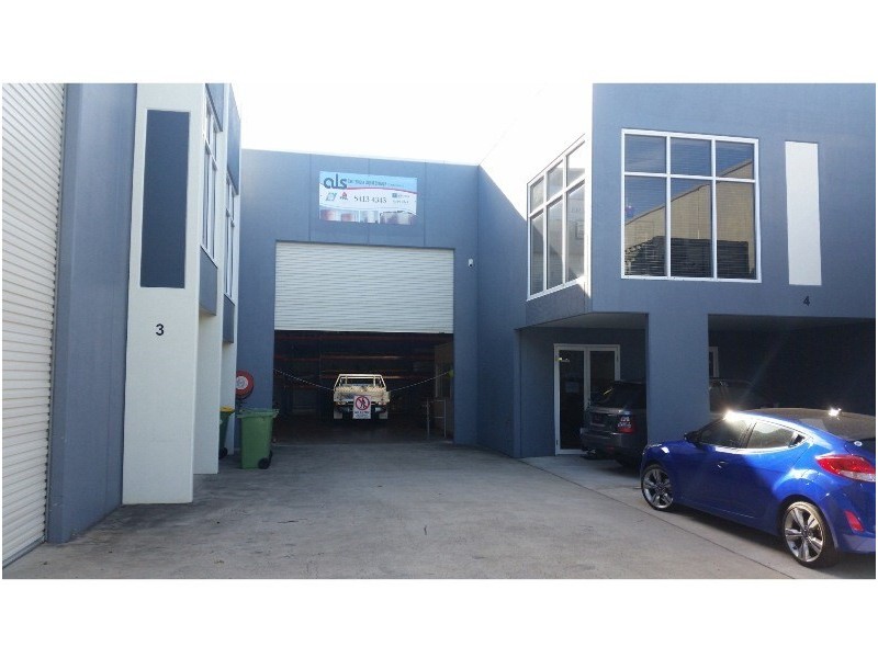 3 and 4/32 Premier Circuit, Warana QLD 4575