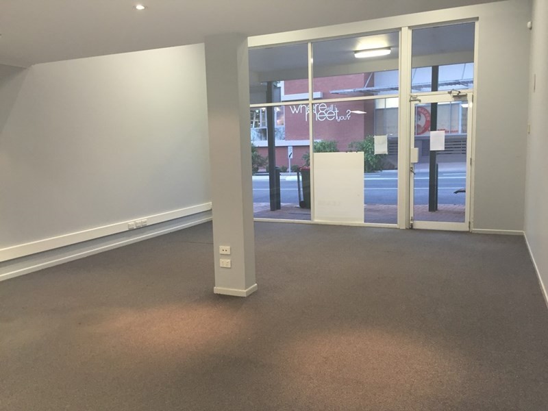 2/5 Peachester Road, Beerwah QLD 4519