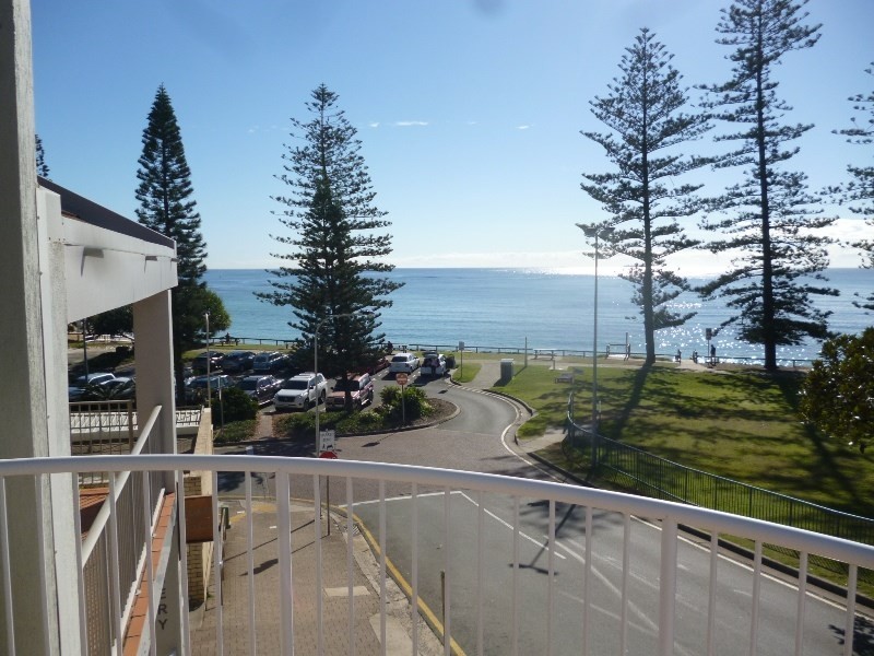 6 Seaview Terrace, Moffat Beach QLD 4551