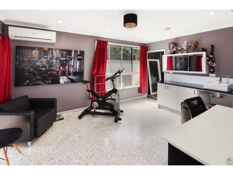 615 Nicklin Way, Wurtulla QLD 4575