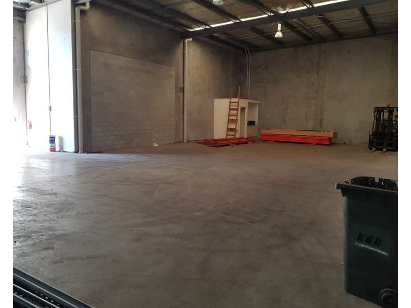 3/2 Machinery Avenue, Warana QLD 4575