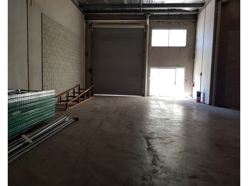 3/2 Machinery Avenue, Warana QLD 4575