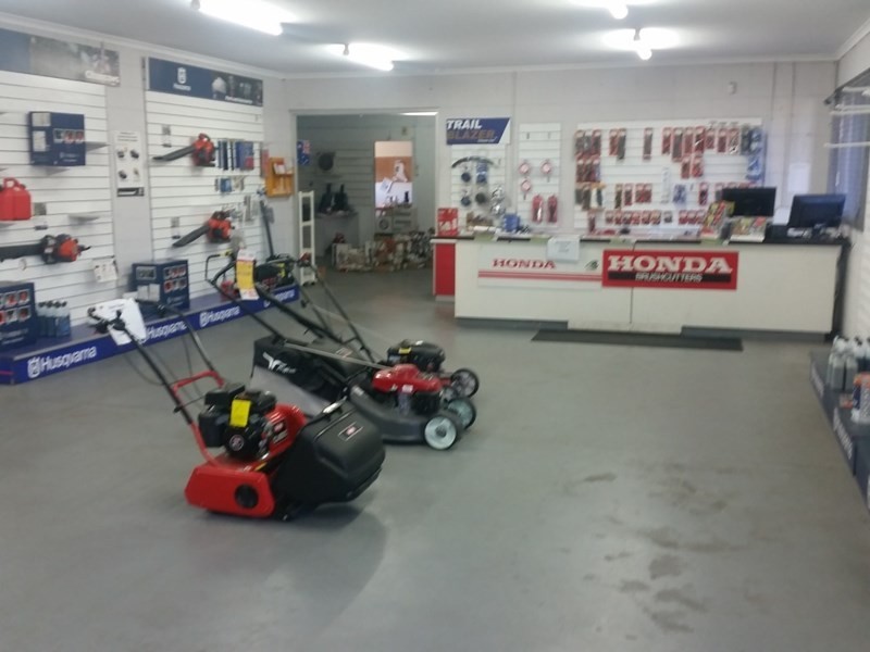 8 Industrial Avenue, Caloundra West QLD 4551