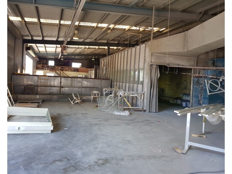 33 Production Avenue, Warana QLD 4575