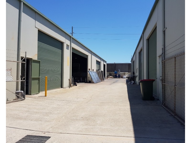 33 Production Avenue, Warana QLD 4575